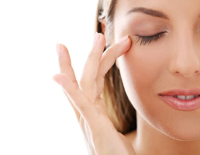 La Blefaroplastia: Revelando el Arte de Rejuvenecer la Mirada